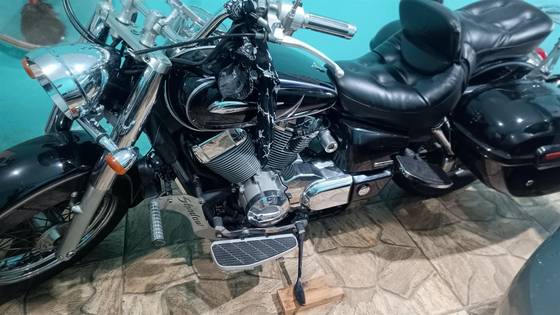 HONDA SHADOW 750 